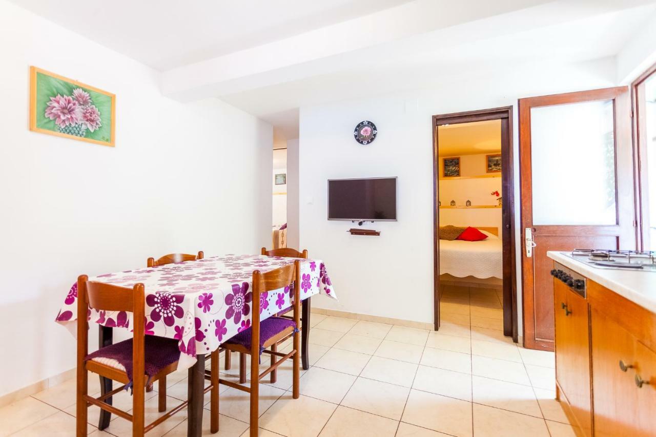 Apartments Dajna Vela Luka Luaran gambar