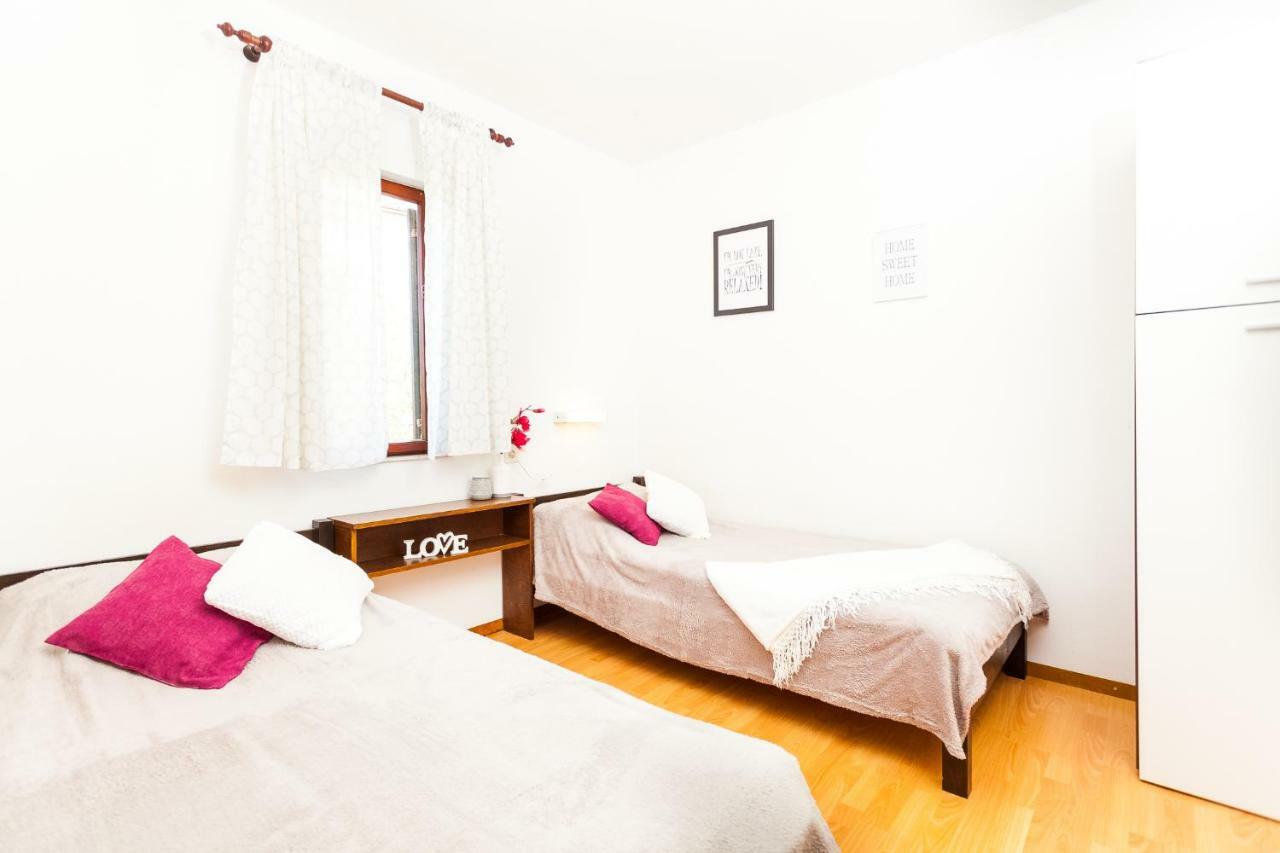 Apartments Dajna Vela Luka Luaran gambar